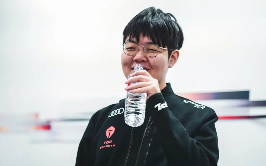 金年会- 认真听粉丝要求的jackeylove选手 